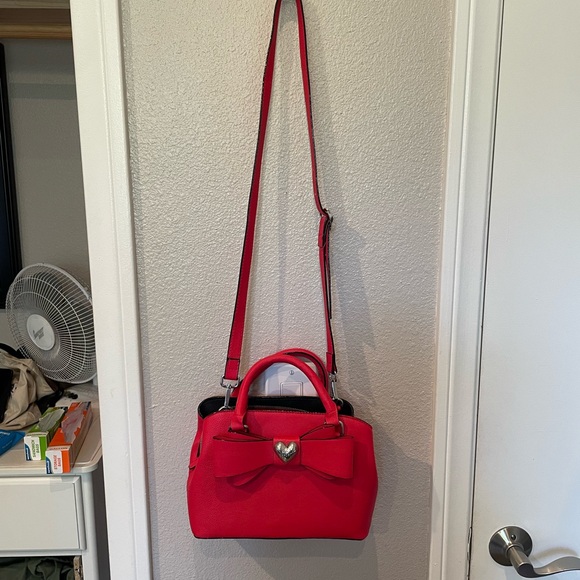 Betsey Johnson Red Heart Bow Purse Handbag Small 7.5”H, 10”L, 4”D Like New! - Picture 2 of 10
